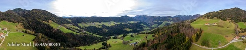 Berglandschaft, Tirol, Alpen, Wald, Berge, Panorama, Drohnenpanorama, Alpbachtal, Österreich photo