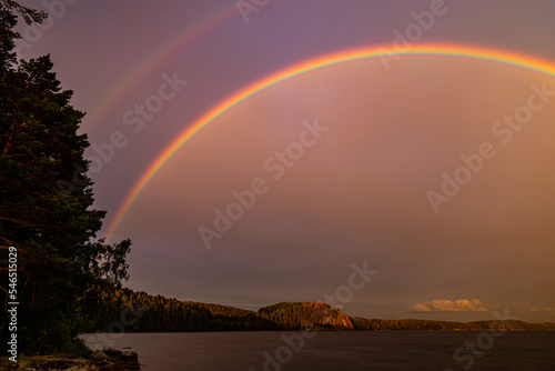 Regenbogen am Sommen