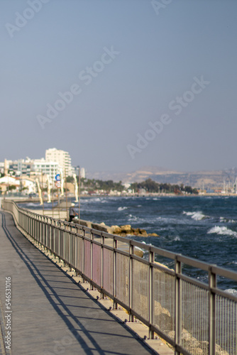 Deptak nadmorski w Larnace na Cyprze