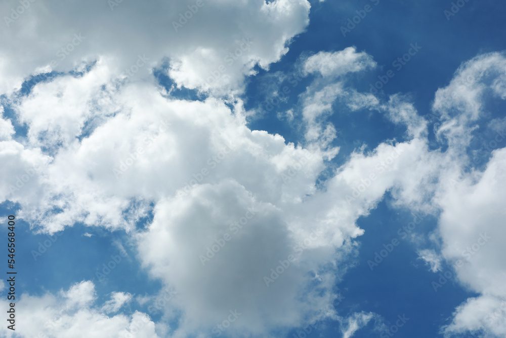 Fototapeta premium Blue sky background with clouds