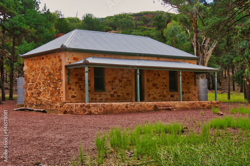 Canvastavla The old Hills Homestead, a restored settlers cottage, Wilpena Pound, Flinders Ra
