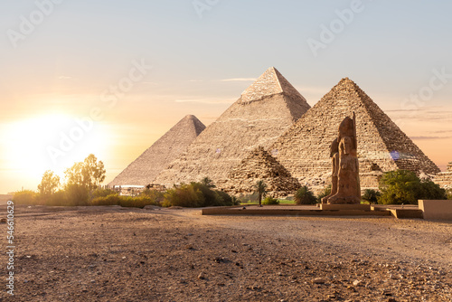 Obraz na płótnie The Great Pyramids of Egypt by the Colossal statues, Valley of Kings, Luxor w salonie