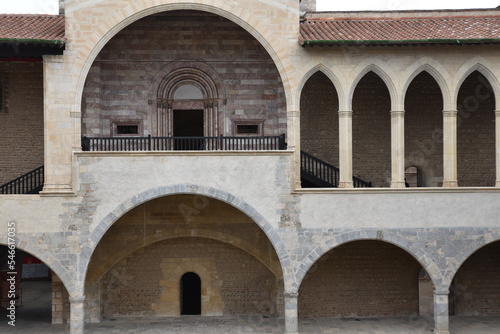  Arcades du palais des Rois de Majorque à Perpignan. France