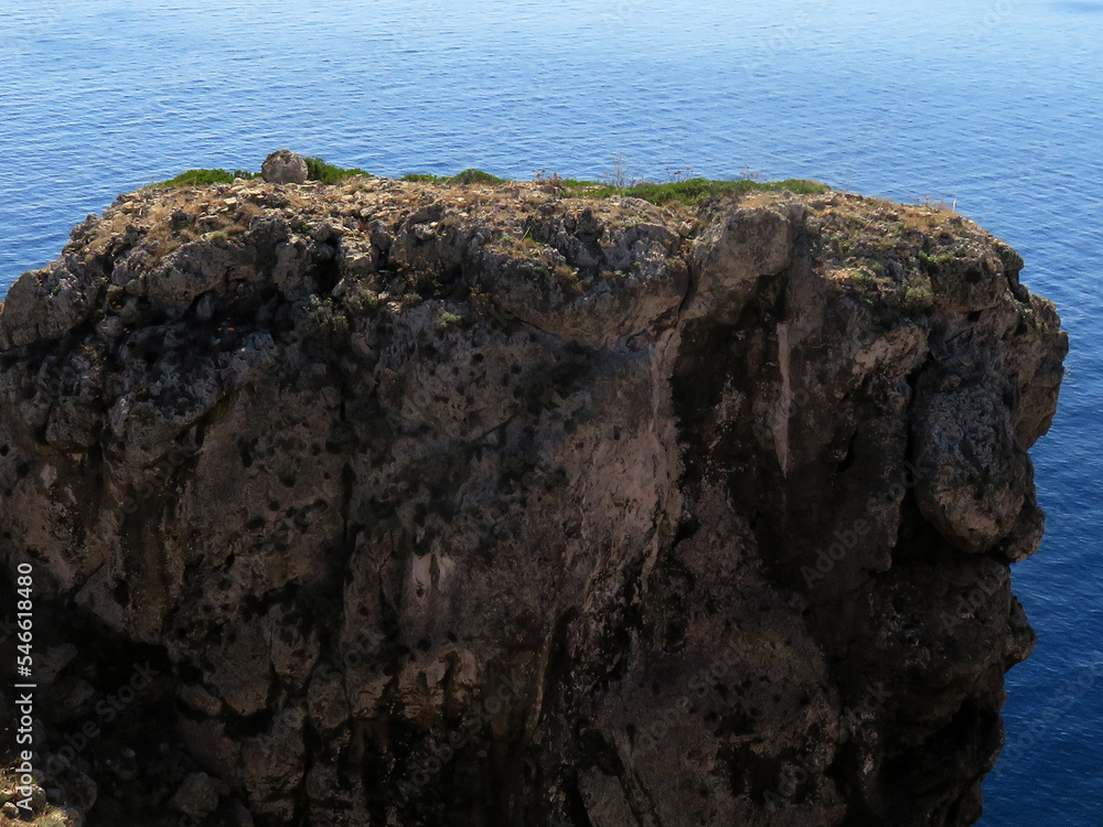 Φωτογραφία Rock formation on the coast of the island, near the lighthouse of Giannutri, in
