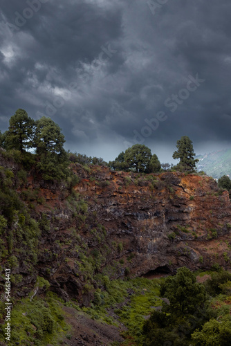 Teneriffa - La Orotava eine Wanderung von La Caldera - Aguamansa nach Pinolere herrliche Gebirgs- und Felsformationen wie die Los Organos.