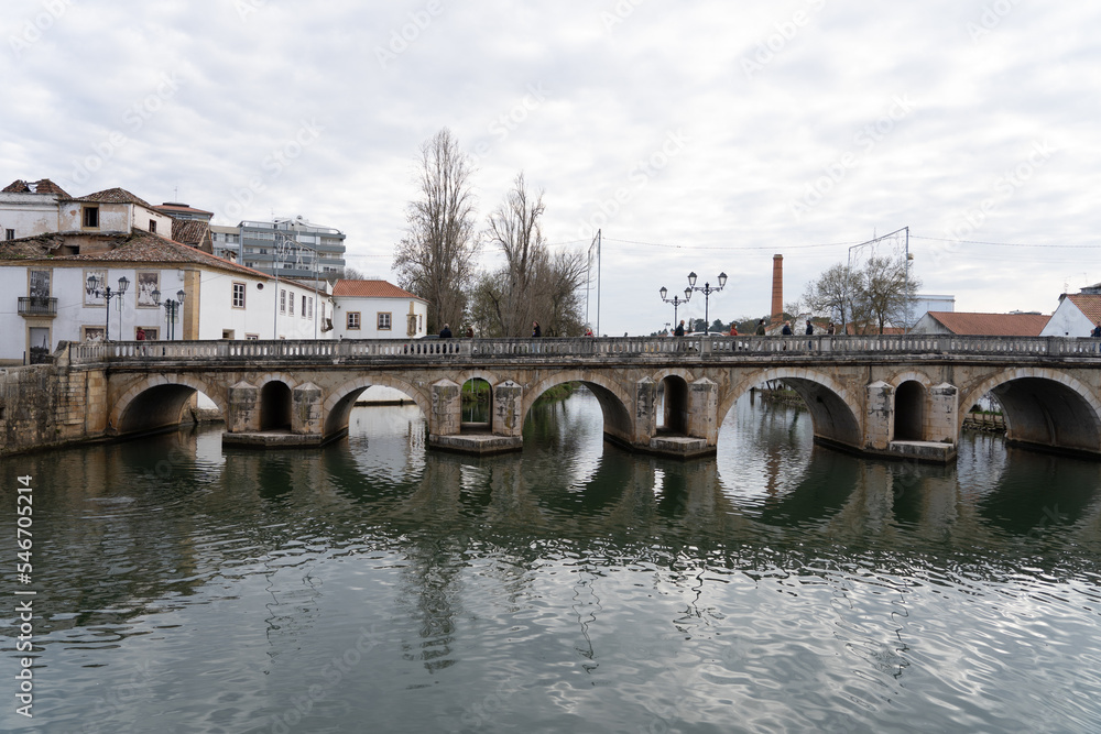 Fototapeta premium Um das pontes mais características de Tomar com os seus arcos