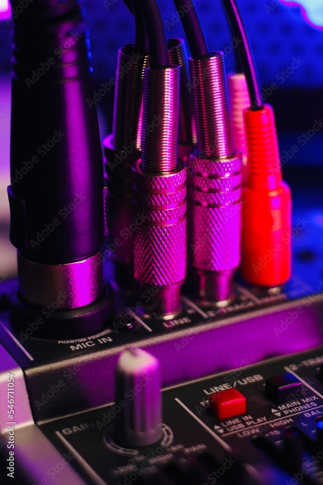 Foto Stock Music production mixer with audio and microphone cables