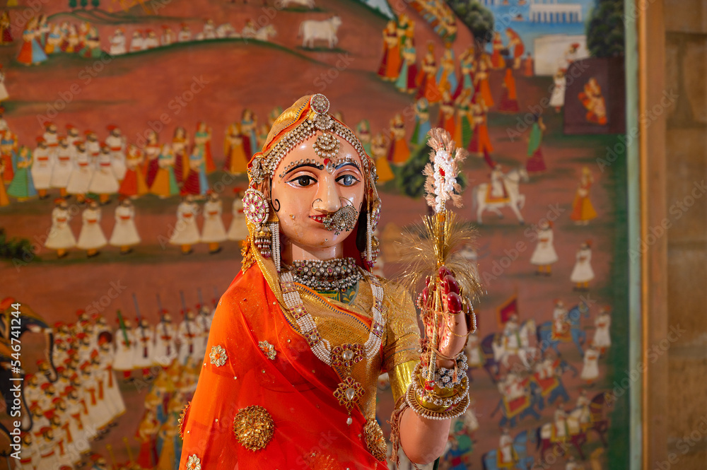 Fototapeta premium Jaisalmer, Rajasthan, India - 15th October 2019 : Beautiful Goddess Gori idol inside Rani ka Mahal, Jaisalmer fort. UNESCO world heritage site.