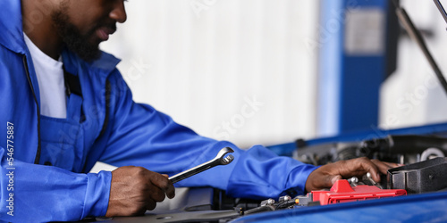 African-American mechanic w...