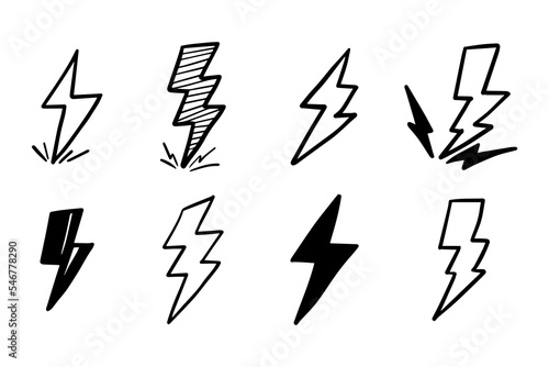 set of hand drawn vector doodle electric lightning bolt symbol sketch illustrations. thunder, vector ilustration