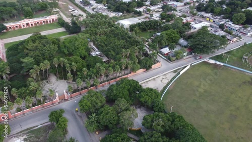 dron sobre carretera de pueblo en merida yucatan meico bonito inversion tererrenos photo