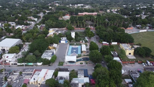 dron sobre carretera de pueblo en merida yucatan meico bonito inversion tererrenos photo