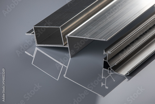 Aluminium Profile, Aluminium Metallstrukturen, Konstruktionsprofile photo