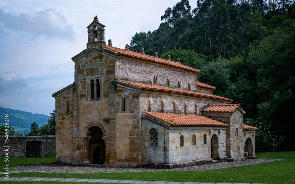 San Salvador de Valdedios, Conventín, Prerrománico