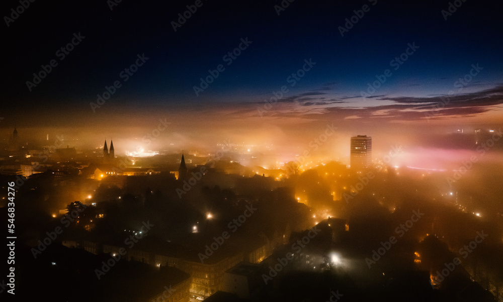 Nebel über Braunschweig Morgendämmerung Skyline
