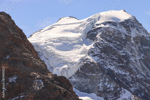 Alpengipfel im Fukus; Piz Cambrena (3606m) in den Bernina-Alpen, im September 2022  photo