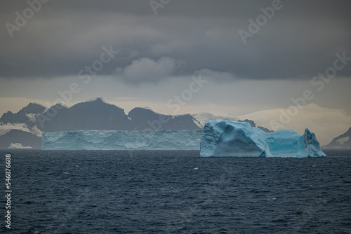 icebergs in polar regions