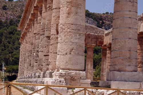 Tempio di Segesta photo