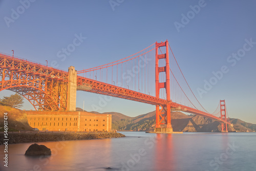 Canvas Print San Francisco Landmark During Morning Golden Hour