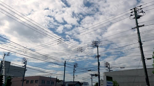 Wallpaper Mural 青空と雲の下の電柱と電線 Torontodigital.ca