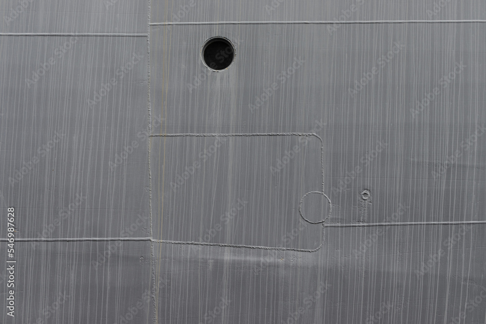Welding bead pattern of the watertight hull (watercraft) of a ship