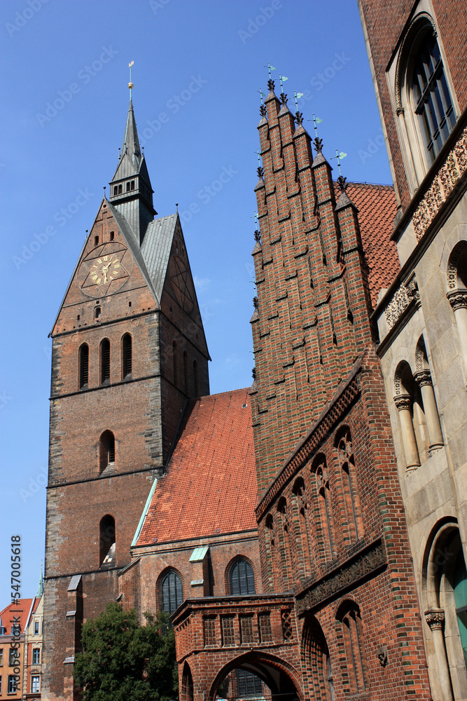 Fototapeta premium Market Church and Old Townhall in Hanover, Germany 