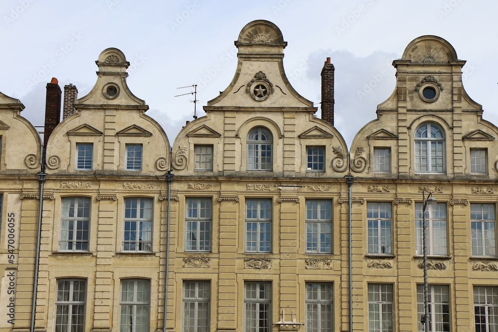 Bâtiment typique, vu de l'extérieur, ville de Arras, département du Pas de Calais, France Bâtiment typique, vu de l'extérieur, ville de Arras, département du Pas de Calais, France