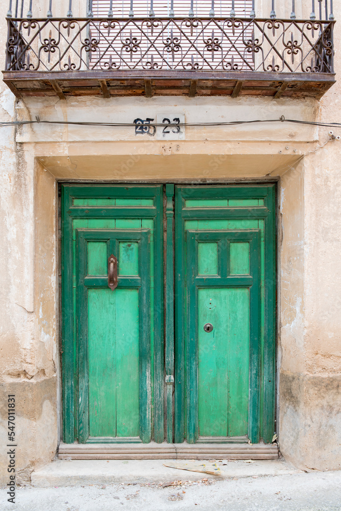 Fototapeta premium Old doors in small towns in Spain