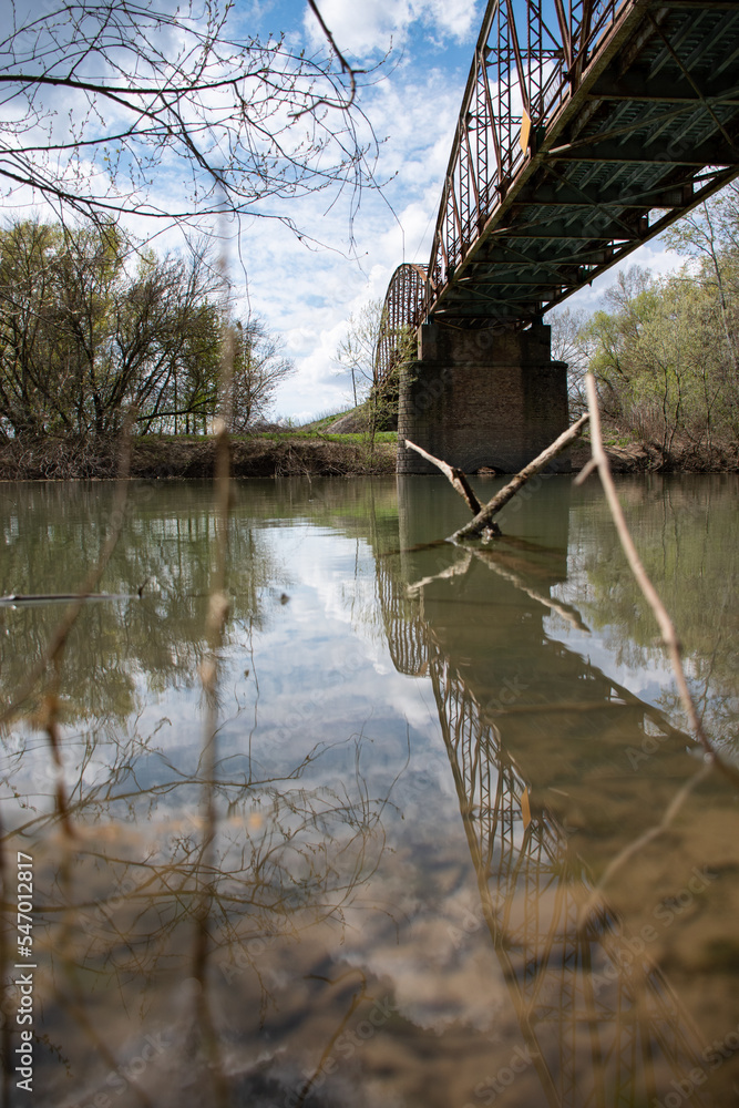 Obraz premium bridge over the river
