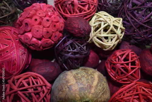 background red balls