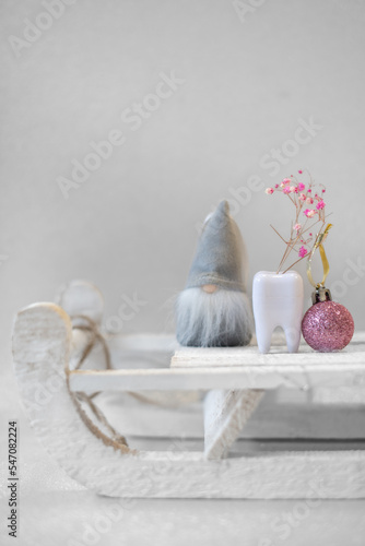 Zahnärztlicher Weihnachtshintergrund mit Platzhalter