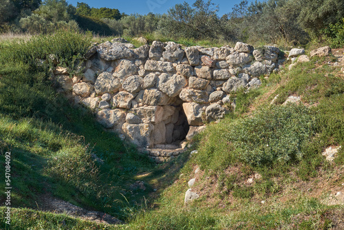 Mykenische Brücke bei Arkadiko, Peloponnes, Griechenland. photo