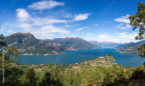 Obraz na płótnie Aerial panorama of Bellagio and Lake Como w salonie