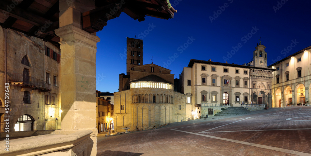 Arezzo. Piazza Grande di notte