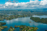 Lago y Montañas de Guatape Colombia 