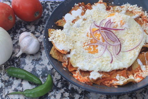 mexican food chilaquiles
