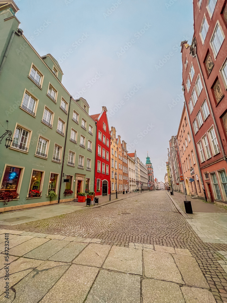 Obraz premium Gdansk, Poland - October 30, 2022:Old City. Long Market street. People on the main market square of historic city Gdansk, Poland. Travel vacation concept.