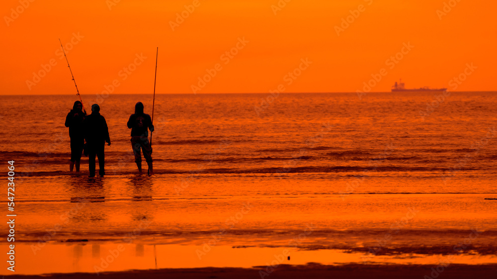 Fototapeta premium atardecer pesca