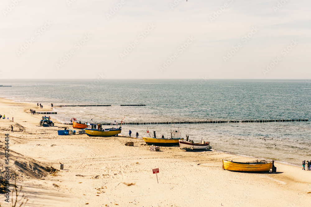 Kutry rybackie na plaży w Rewalu w województwie Zachodniopomorskim. Kutry rybackie na plaży w Rewalu w województwie Zachodniopomorskim.