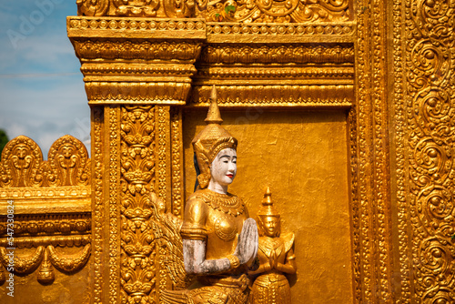 Fotografi Gold Apsaras, Kampong Cham, Cambodia
