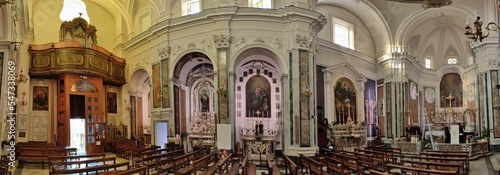 Ischia - Panoramica della navata della Chiesa dello Spirito Santo