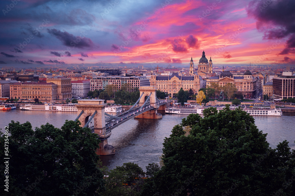 Obraz premium Travel by Hungary. Beautiful view of Budapest city and Danube river.