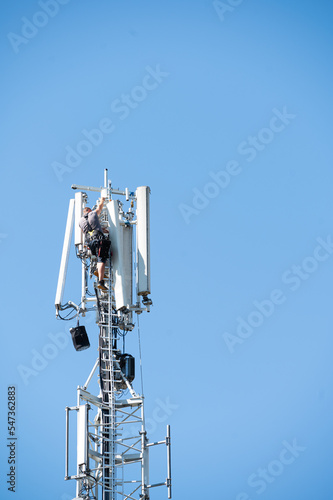 Servicearbeiten an einer Telekomantenne