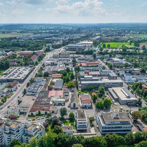 Neu-Ulm im Luftbild, Ausblick nach Süden entlang der Memminger Straße