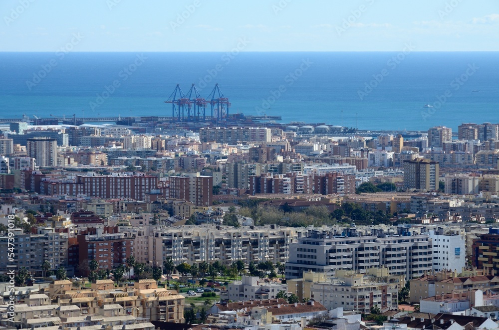 Vistas de Malaga desde la Cerro Atalaya, Puerto de la Torre, Malaga, Andalucia, España