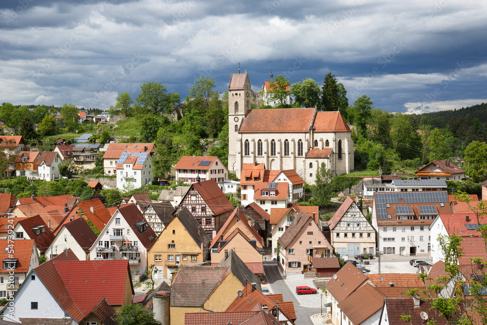 Ausblick auf Stadtpfarrkirche St. Nikolaus in Veringenstadt (Hohenzollern), Landkreis Sigmaringen