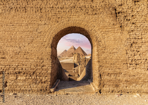 Obraz na płótnie Ruins of the Tempe in the Valley of the Kings, Luxor, Egypt w salonie