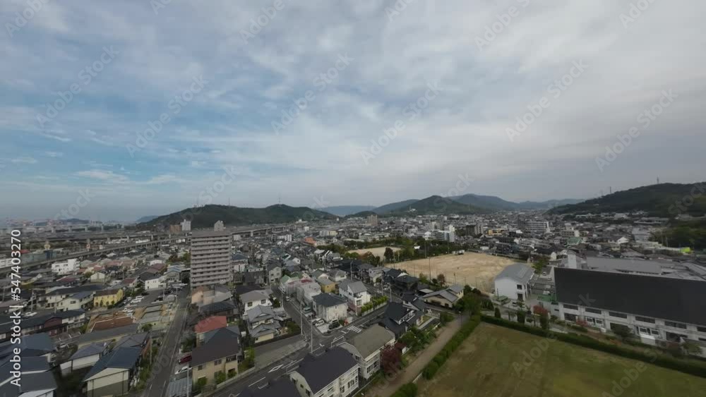街の上 一日中曇り空 街の上 一日中曇り空