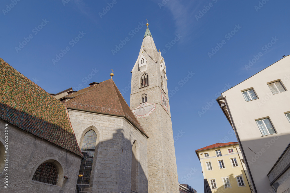 Obraz premium Street and White Tower in Brixen, Italy
