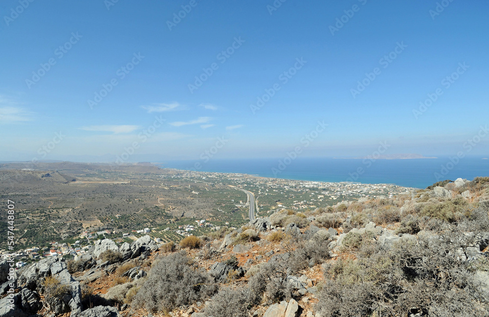 Pelekita et Gournes vus du sommet du mont Édéri en Crète Pelekita et Gournes vus du sommet du mont Édéri en Crète